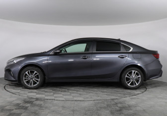 Подержанный автомобиль Kia Cerato Sedan 2021 года (8 фото)