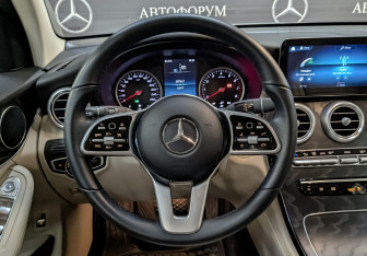 Подержанный автомобиль Mercedes-Benz GLC Coupe 2021 года (22 фото)