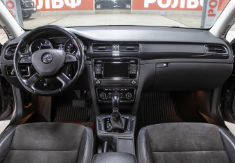 Подержанный автомобиль Skoda Superb Liftback 2014 года (15 фото)