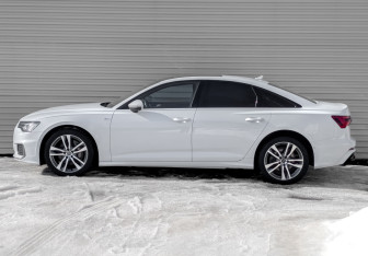 Подержанный автомобиль Audi A6 Sedan 2020 года (8 фото)