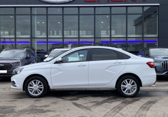 Подержанный автомобиль LADA (ВАЗ) Vesta Sedan 2019 года (8 фото)