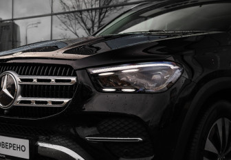 Подержанный автомобиль Mercedes-Benz GLE 2025 года (11 фото)