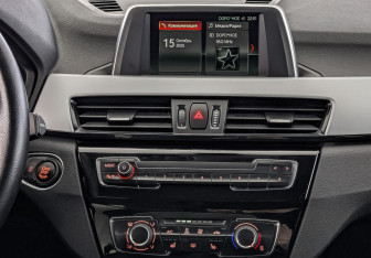 Подержанный автомобиль BMW X1 2018 года (17 фото)