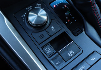 Подержанный автомобиль Lexus NX 2019 года (16 фото)