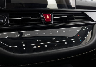 Подержанный автомобиль Москвич 3 2023 года (21 фото)