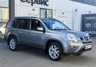 Подержанный автомобиль Nissan X-Trail 2011 года (3 фото)