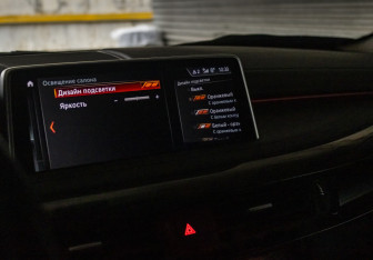 Подержанный автомобиль BMW X6 2019 года (19 фото)