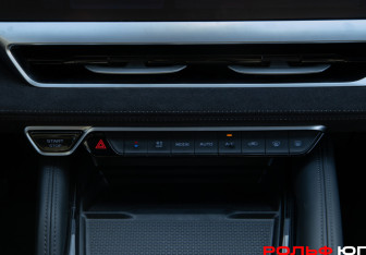 Подержанный автомобиль Geely Monjaro 2024 года (18 фото)