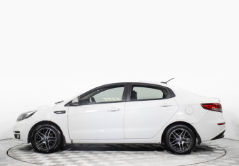 Подержанный автомобиль Kia Rio Sedan 2017 года (8 фото)