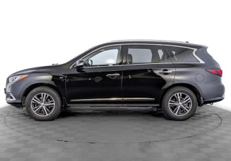 Подержанный автомобиль Infiniti QX60 2017 года (8 фото)