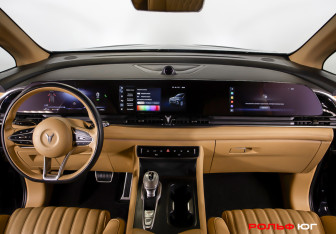 Подержанный автомобиль Voyah Dream 2023 года (10 фото)