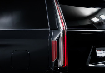 Подержанный автомобиль Cadillac Escalade Suv 2022 года (17 фото)