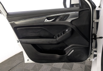 Подержанный автомобиль Haval Jolion 2023 года (18 фото)