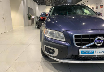 Подержанный автомобиль Volvo XC70 2012 года (9 фото)