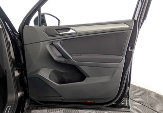 Подержанный автомобиль Volkswagen Tiguan 2019 года (24 фото)