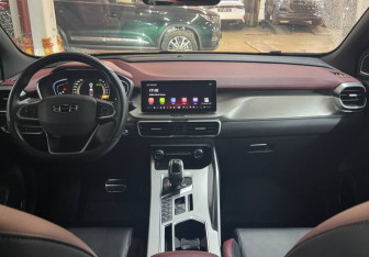 Подержанный автомобиль Geely Coolray 2022 года (10 фото)