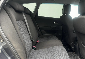 Подержанный автомобиль Kia Ceed Wagon 2008 года (11 фото)