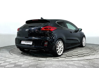 Подержанный автомобиль Kia Ceed GT 2017 года (5 фото)