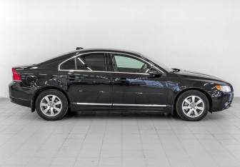 Подержанный автомобиль Volvo S80 2013 года (4 фото)
