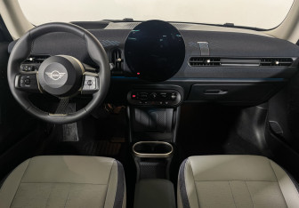 Подержанный автомобиль MINI Hatch 2025 года (12 фото)