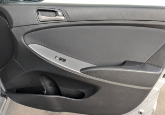 Подержанный автомобиль Hyundai Solaris Sedan 2016 года (23 фото)