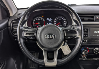 Подержанный автомобиль Kia Rio Hatchback 2021 года (20 фото)