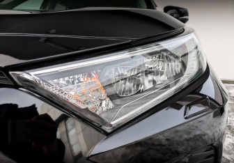 Подержанный автомобиль Toyota RAV4 2021 года (17 фото)