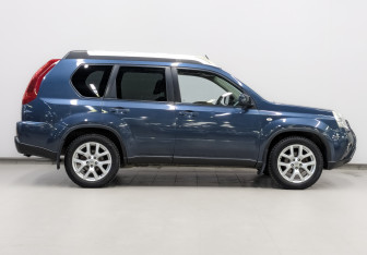 Подержанный автомобиль Nissan X-Trail 2011 года (4 фото)