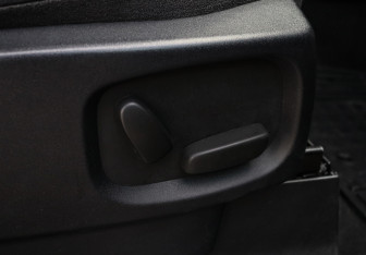 Подержанный автомобиль Land Rover Discovery 2013 года (14 фото)