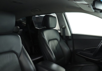 Подержанный автомобиль Hyundai Santa Fe 2015 года (16 фото)