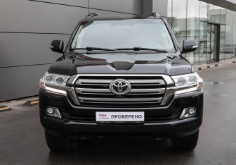 Подержанный автомобиль Toyota Land Cruiser Suv 2018 года (2 фото)
