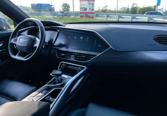 Подержанный автомобиль Geely Tugella 2022 года (9 фото)