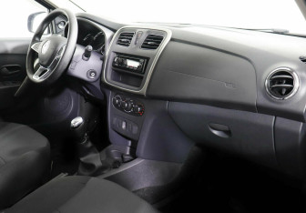 Подержанный автомобиль Renault Logan Sedan 2021 года (5 фото)