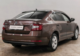 Подержанный автомобиль Skoda Octavia Liftback 2017 года (4 фото)