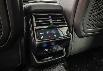 Подержанный автомобиль Geely Monjaro 2024 года (20 фото)