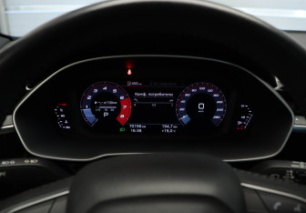 Подержанный автомобиль Audi Q3 2019 года (16 фото)