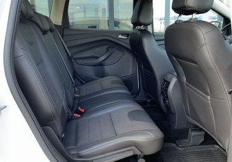 Подержанный автомобиль Ford Kuga 2014 года (22 фото)