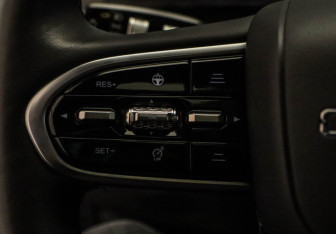 Подержанный автомобиль Omoda C5 2023 года (21 фото)