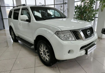 Подержанный автомобиль Nissan Pathfinder 2013 года (3 фото)