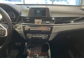 Подержанный автомобиль BMW X1 2018 года (16 фото)