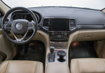 Подержанный автомобиль Jeep Grand Cherokee 2021 года (13 фото)