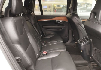 Подержанный автомобиль Volvo XC90 2016 года (11 фото)