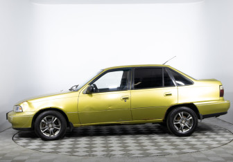 Подержанный автомобиль Daewoo Nexia Sedan 2007 года (8 фото)