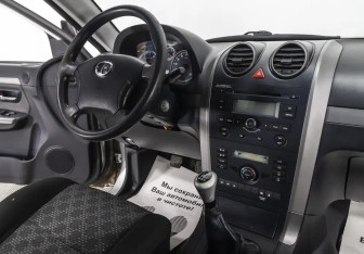 Подержанный автомобиль Great Wall Hover H3 2012 года (8 фото)