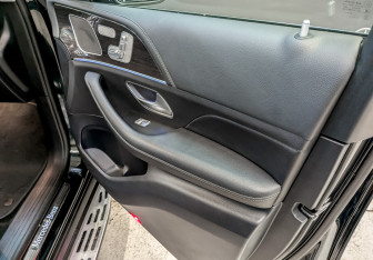 Подержанный автомобиль Mercedes-Benz GLE 2021 года (23 фото)