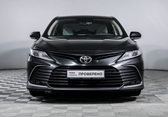 Подержанный автомобиль Toyota Camry Sedan 2021 года (2 фото)