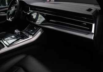 Подержанный автомобиль Audi Q7 2019 года (9 фото)
