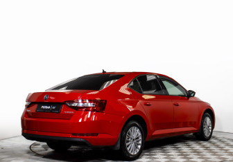 Подержанный автомобиль Skoda Superb Liftback 2016 года (5 фото)