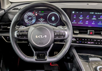 Подержанный автомобиль Kia Sportage 2023 года (20 фото)