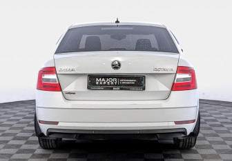 Подержанный автомобиль Skoda Octavia Liftback 2019 года (6 фото)